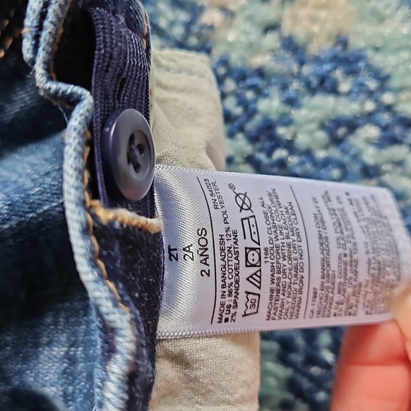 Puffer vest and jeans 2T - Picture 5 of 6